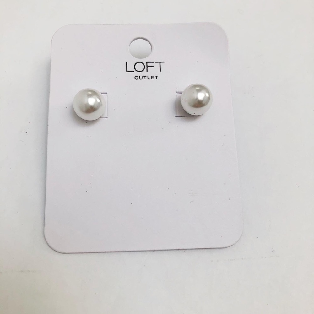 Loft outlet faux pearl stud earrings